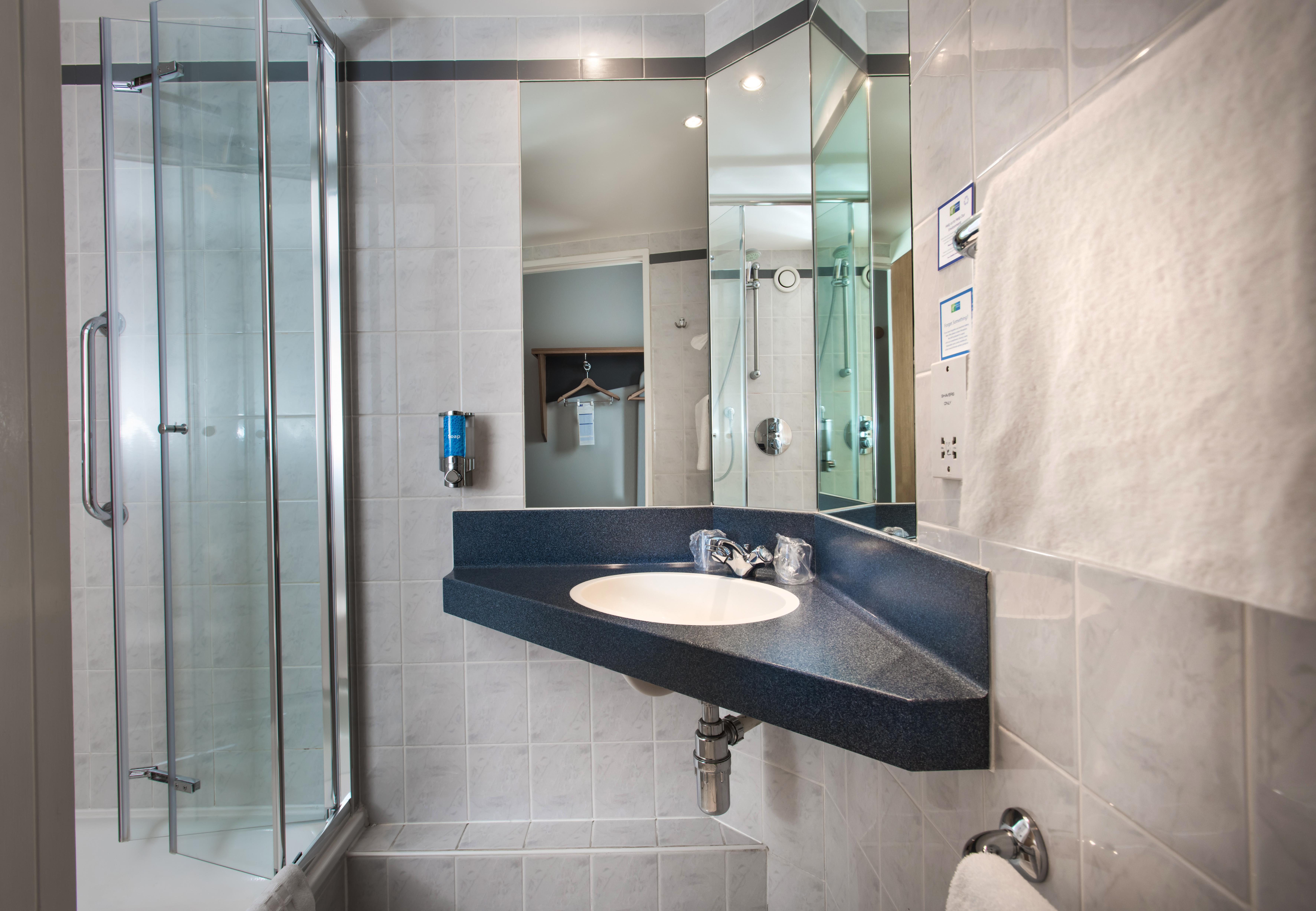 Holiday Inn Express Stirling By Ihg Exterior foto