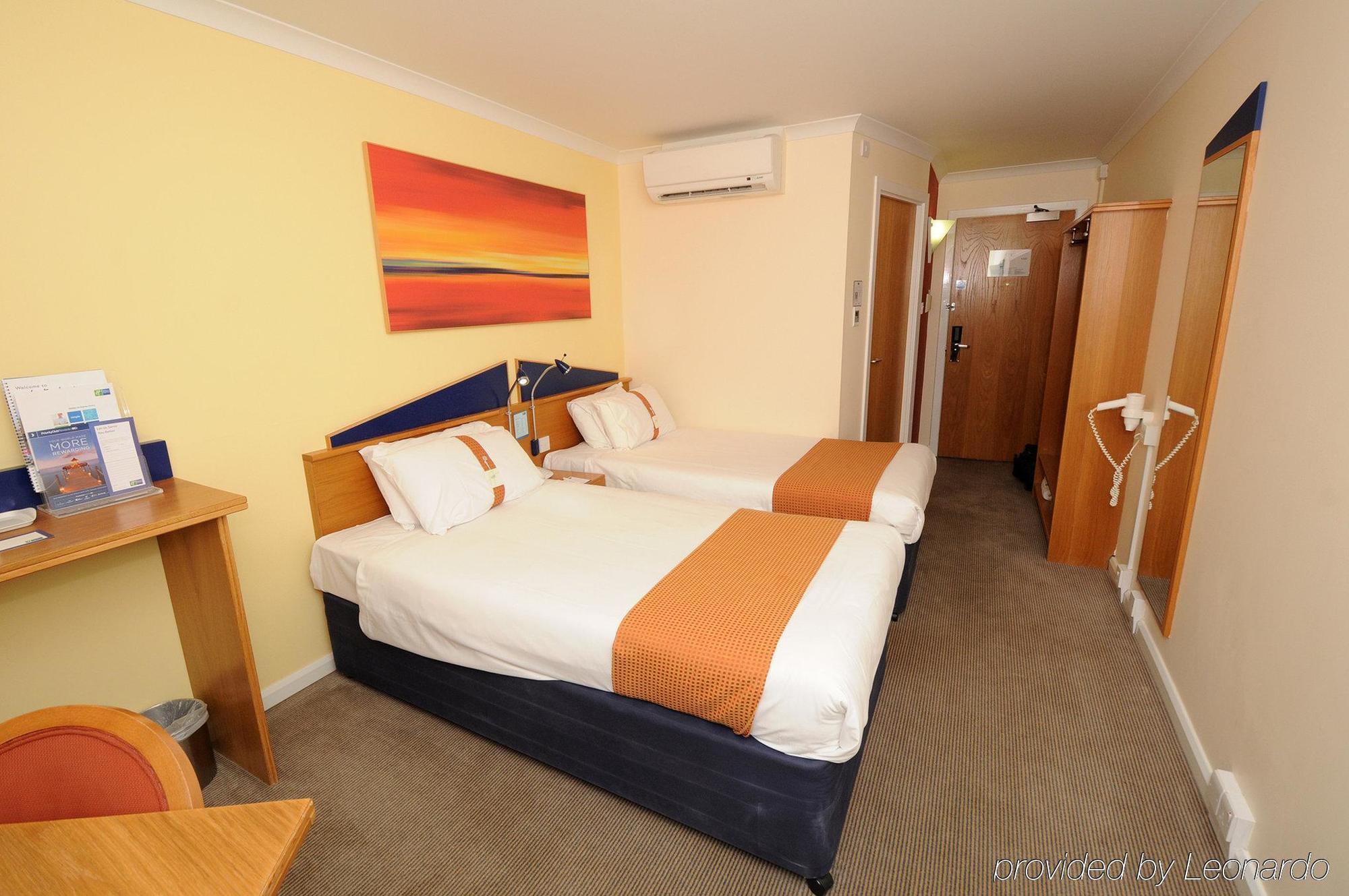 Holiday Inn Express Stirling By Ihg Exterior foto