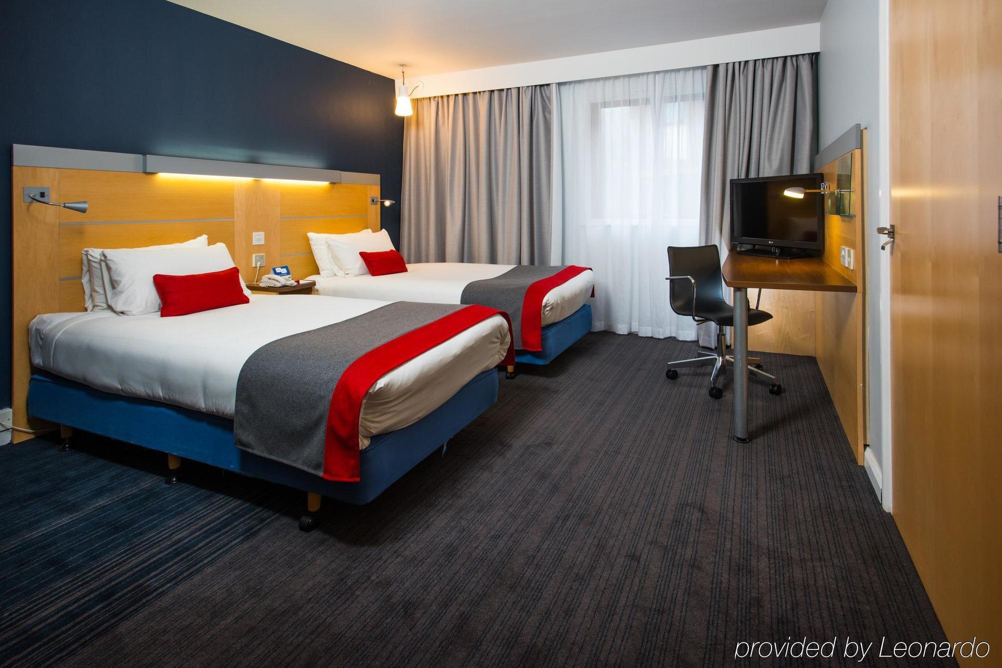Holiday Inn Express Stirling By Ihg Exterior foto