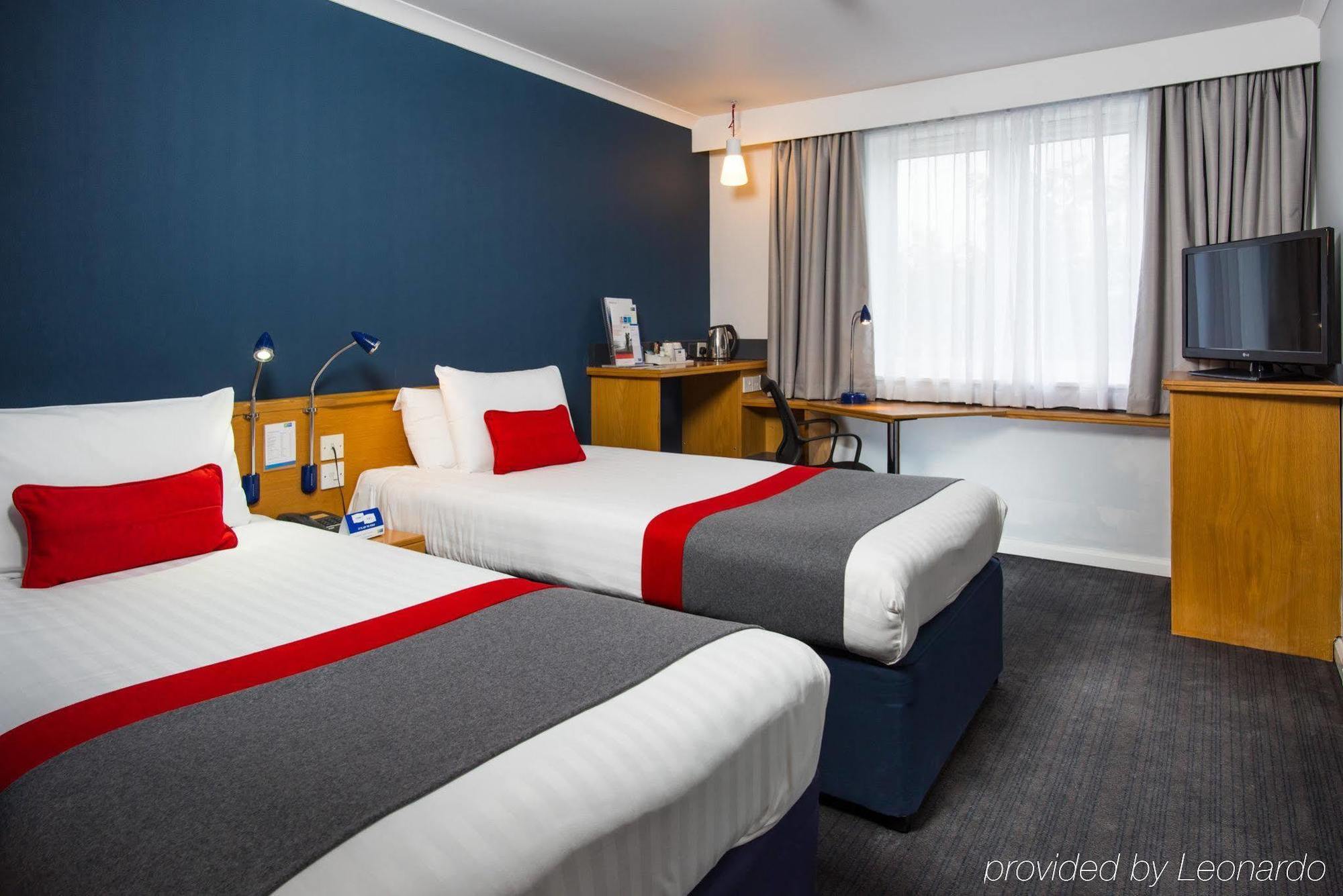 Holiday Inn Express Stirling By Ihg Exterior foto