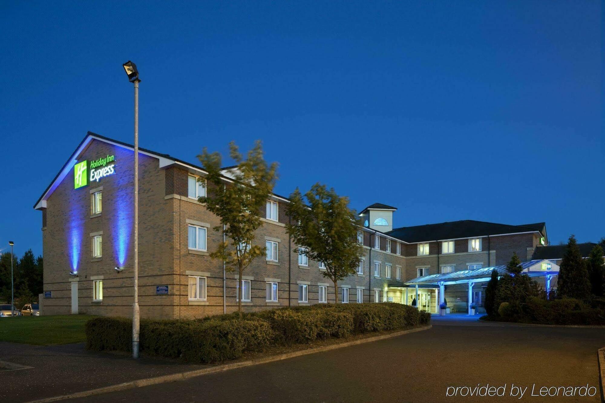 Holiday Inn Express Stirling By Ihg Exterior foto