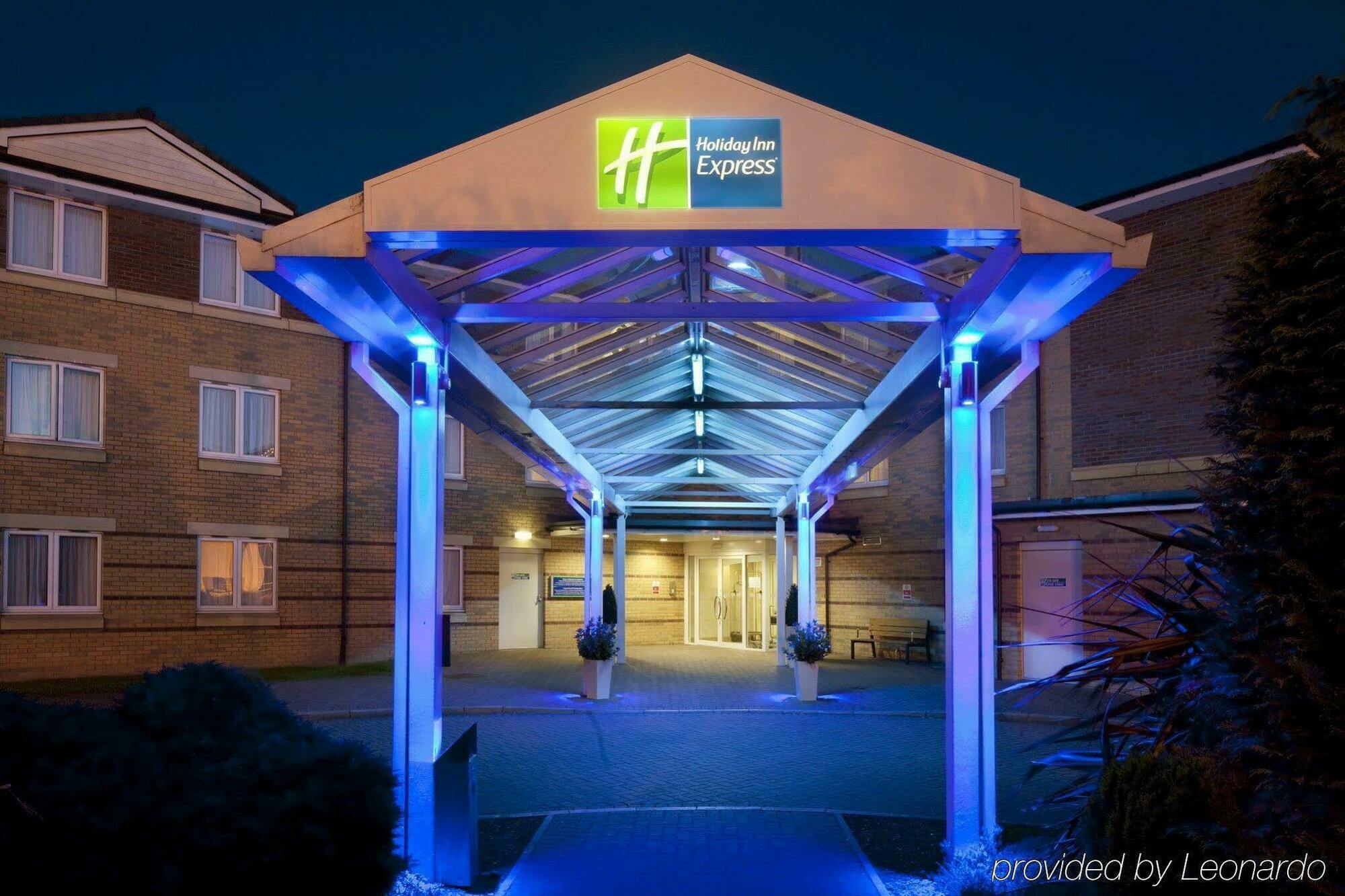 Holiday Inn Express Stirling By Ihg Exterior foto